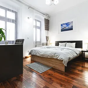 Klimatyczny W Centrum Apartament
